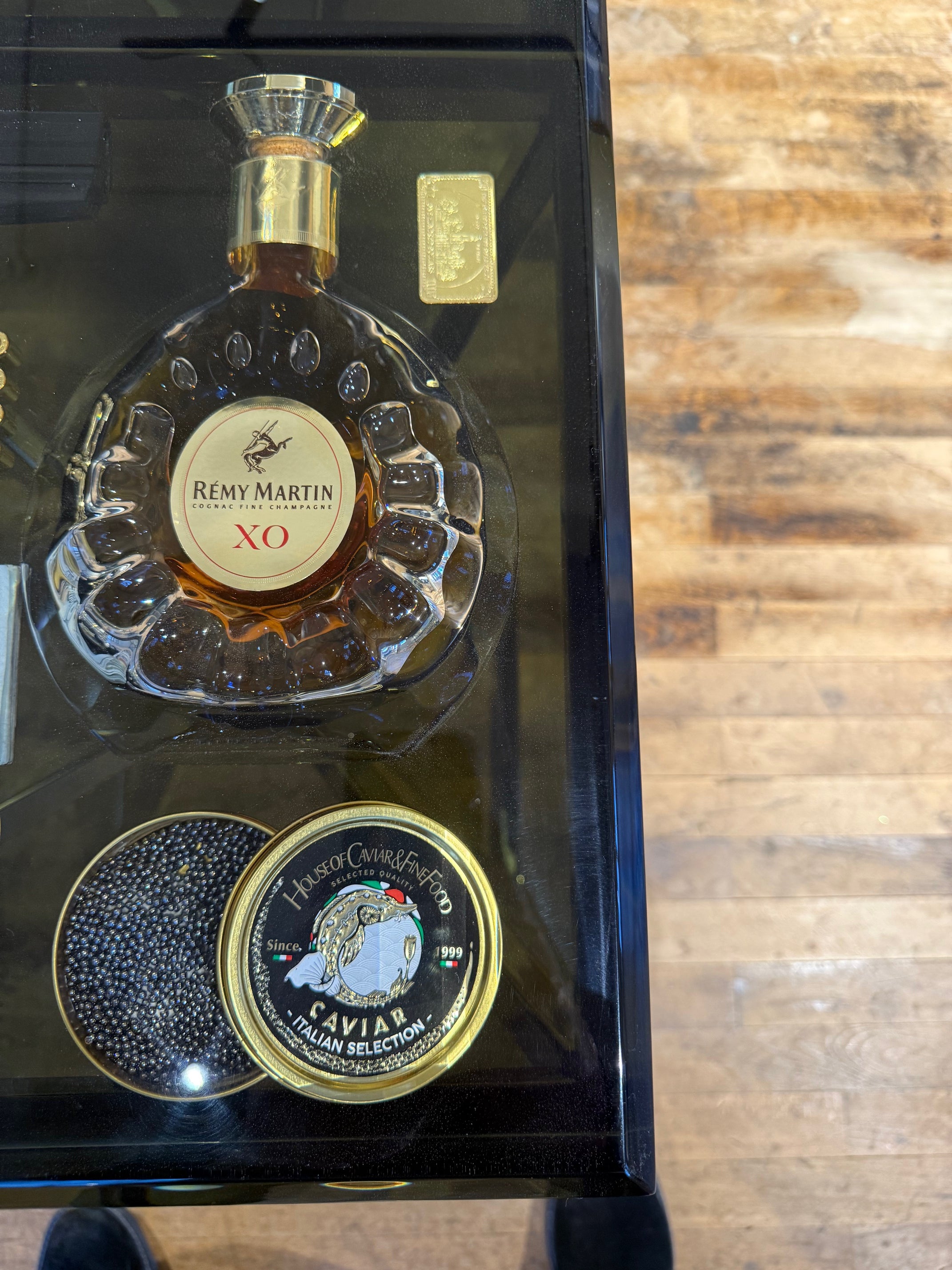 Gentlemen Table Bentley