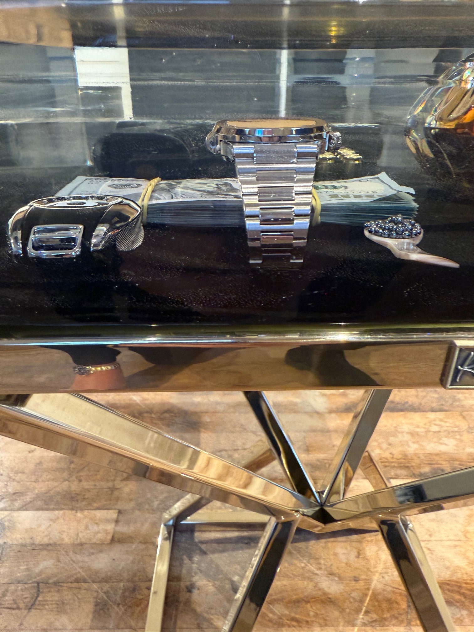 Gentlemen Table Bentley